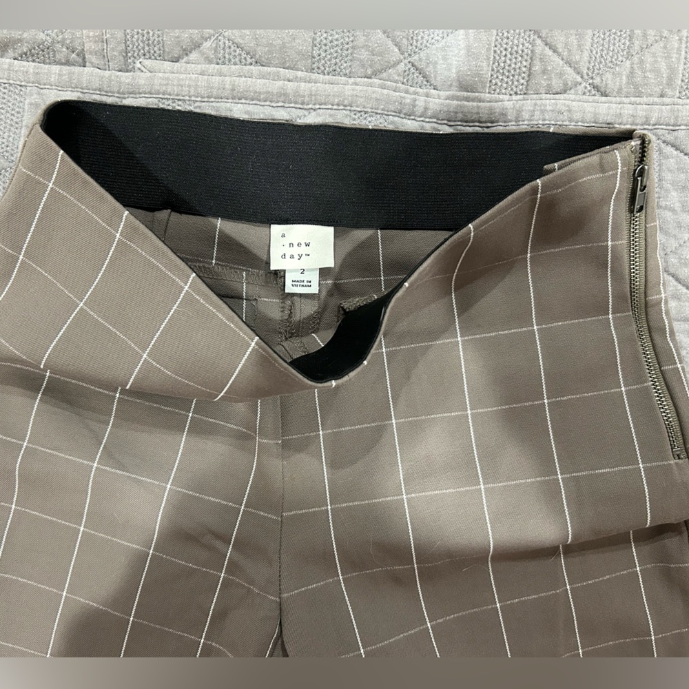 A New Day Women’s Light Tan Checkered Dress Pants - Picture 3 of 6